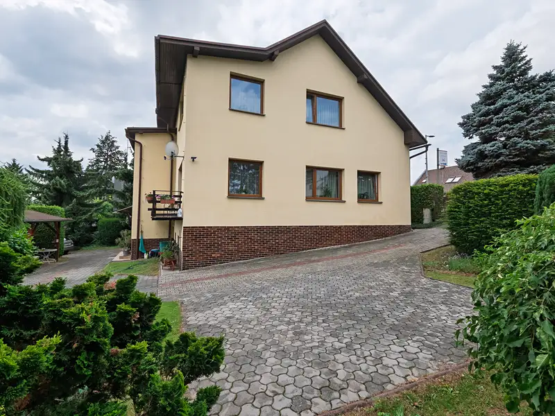 Prodej rodinného domu 420 m², pozemek 2524 m², Turnov – náhled fotky 1