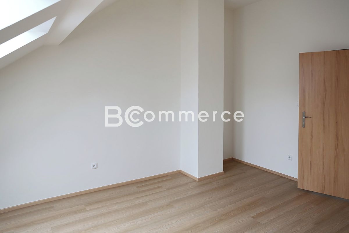 Pronájem kanceláře 37 m² – fotografie 3