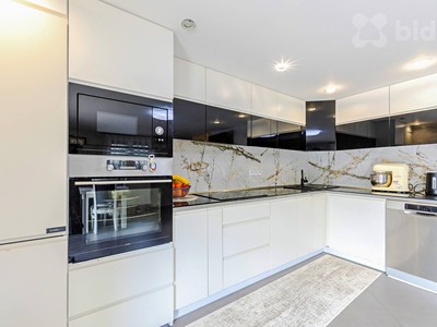 Будинок на продаж, 220 м² (2 з 36)