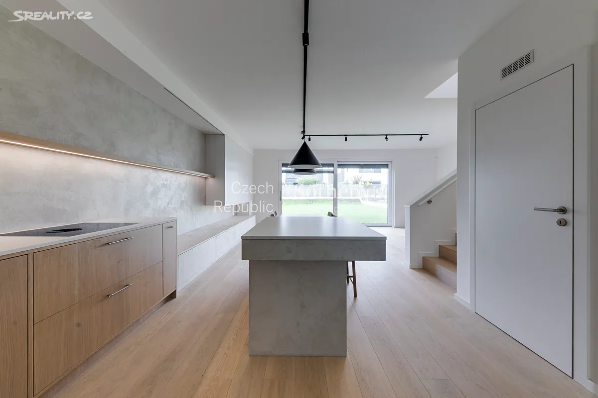 Pronájem rodinného domu 156 m², pozemek 315 m², Praha