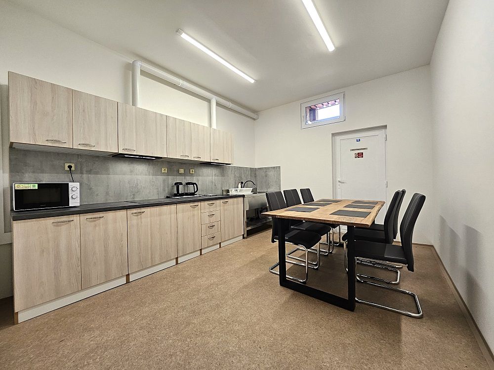 Pronájem bytu pokoje 16 m²