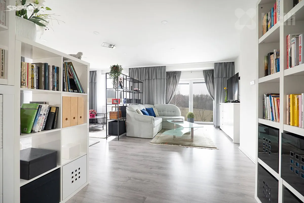 Prodej rodinného domu 193 m², pozemek 950 m² – pohled 6