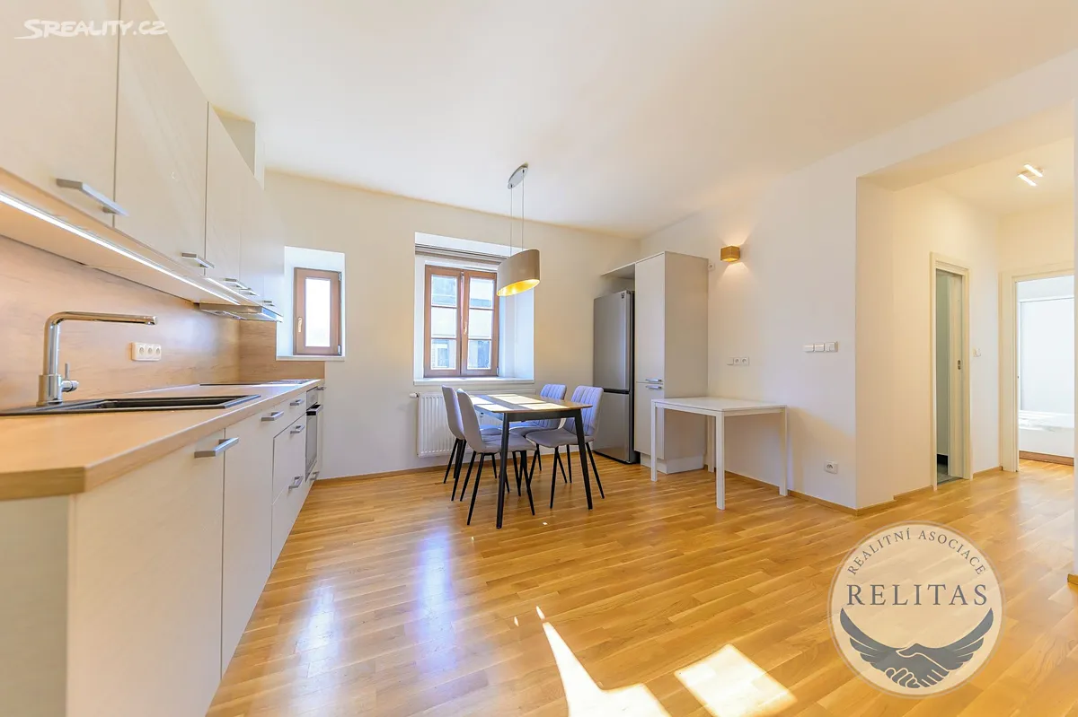 Pronájem bytu 2+kk 53 m² – pohled 3