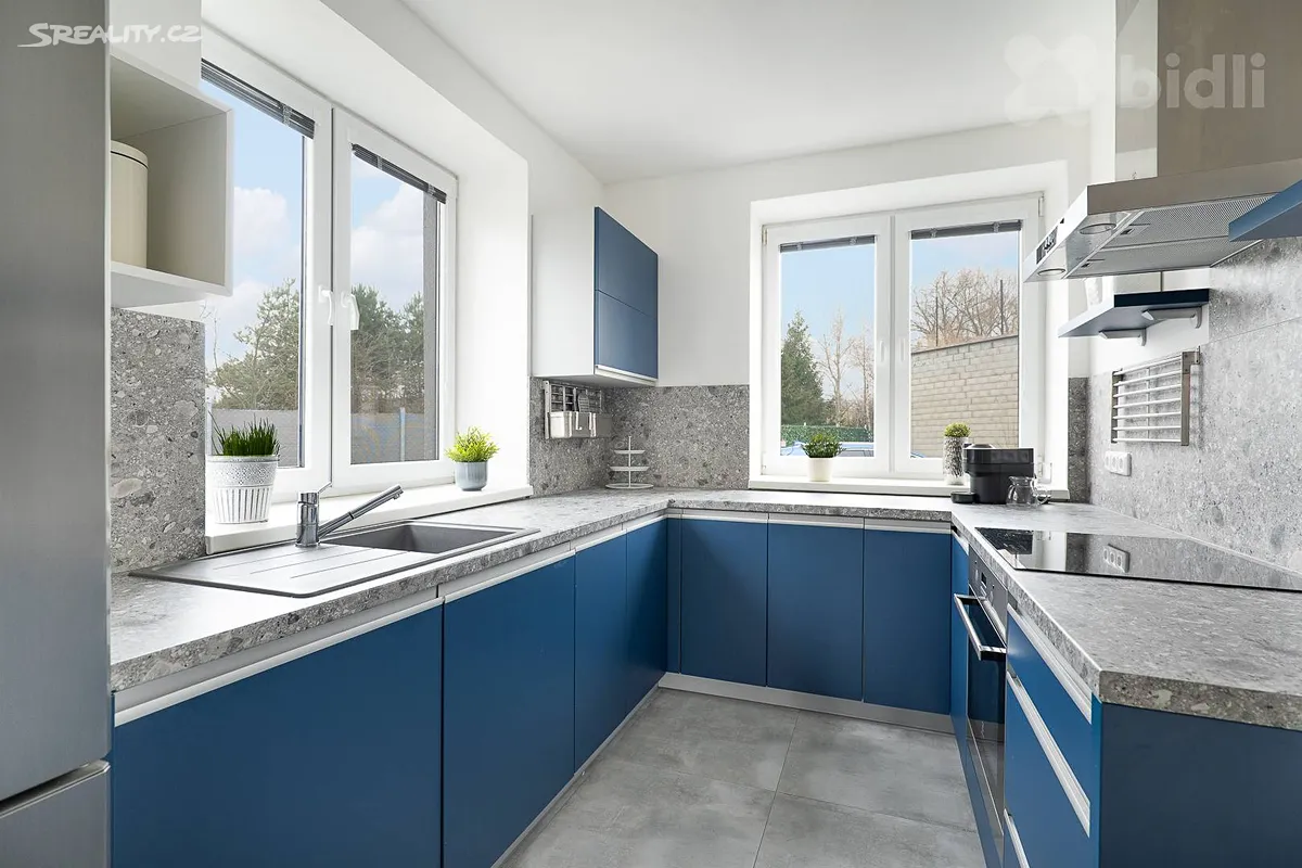 Prodej rodinného domu 193 m², pozemek 950 m² – pohled 2