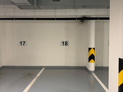 Pronájem garážového stání 12 m²