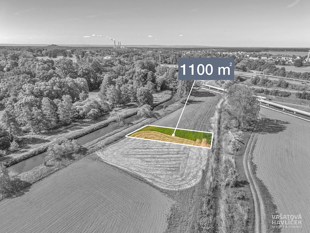 Prodej pozemku 1100 m², Hradec Králové – fotka 1 z 3