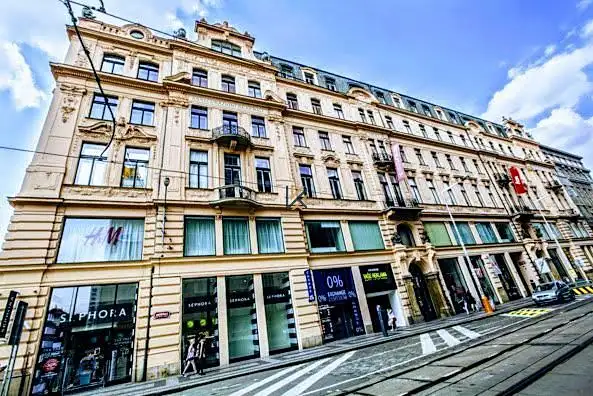 Pronájem kanceláře 466 m², Praha – náhled fotky 2