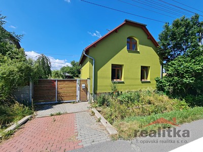 Prodej  rodinného domu 132 m², pozemek 2 035 m²