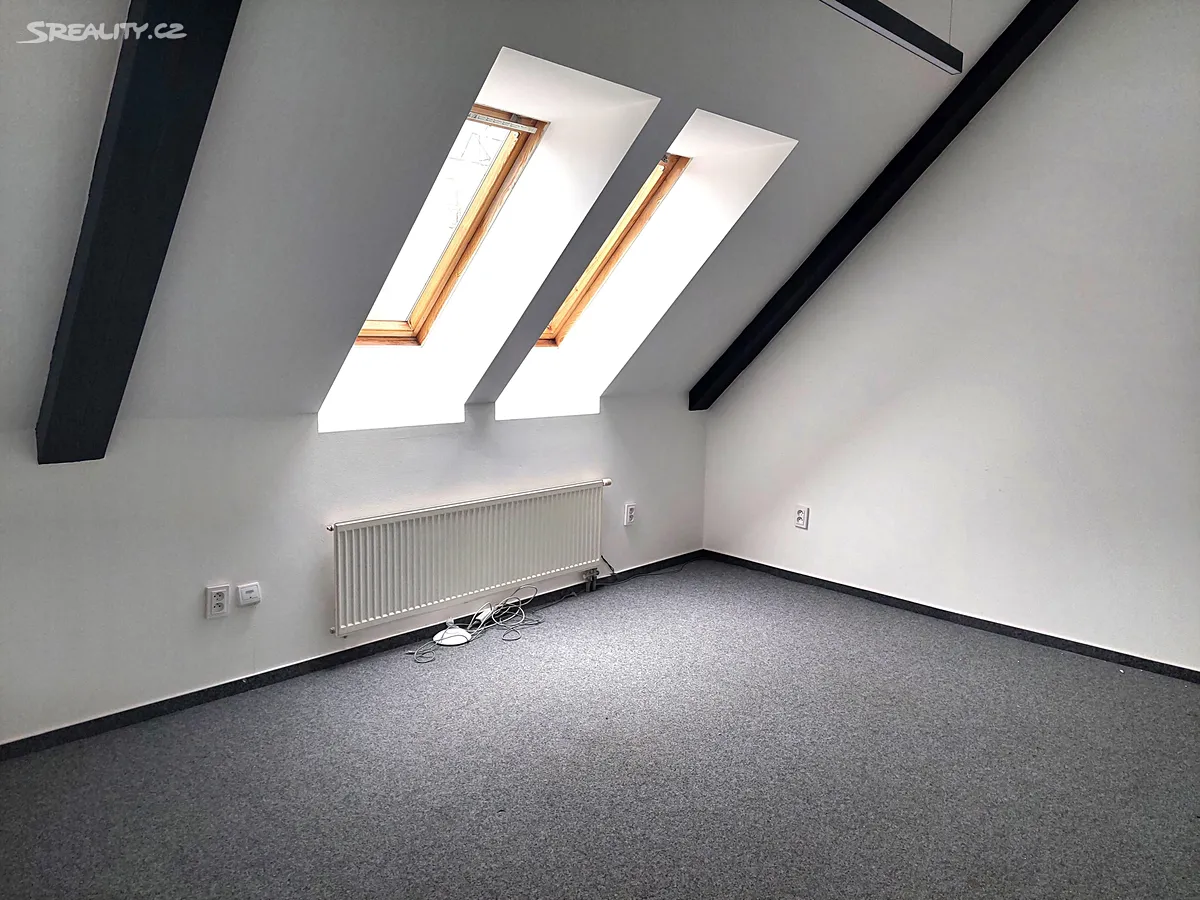 Pronájem kanceláře 100 m² – pohled 5
