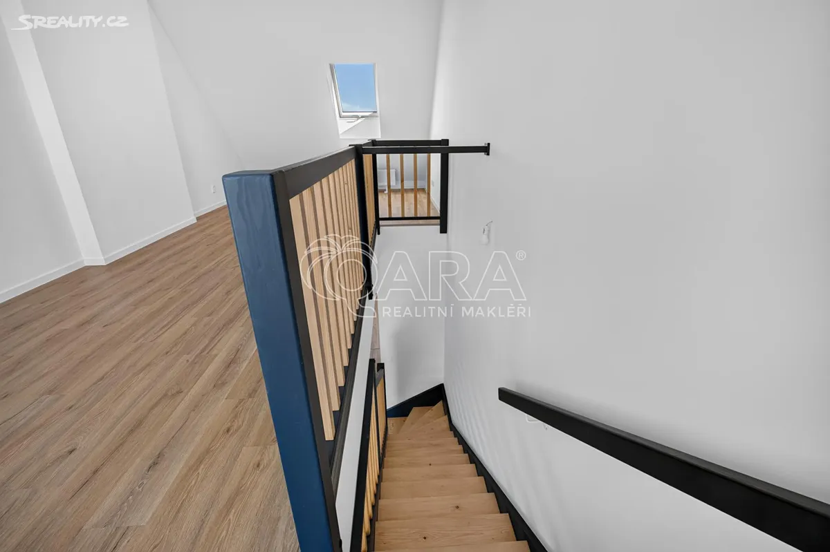 Prodej bytu 3+kk 74 m² – pohled 2