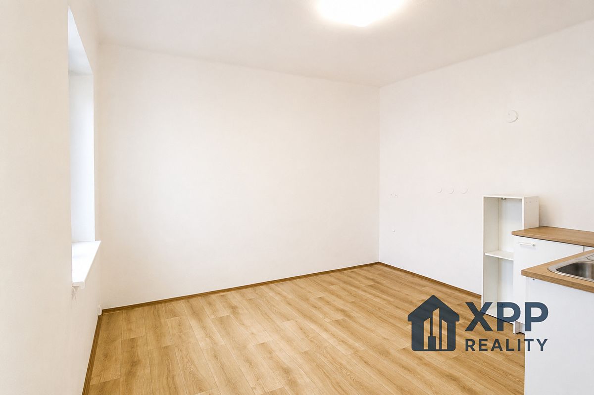 Pronájem bytu 1+kk 22 m² – fotografie 3