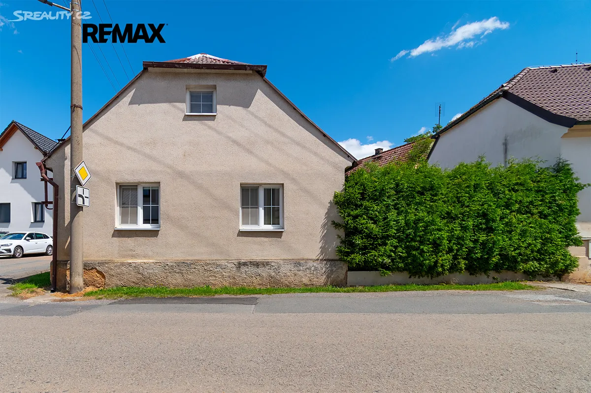 Prodej rodinného domu 186 m², pozemek 390 m², Břasy