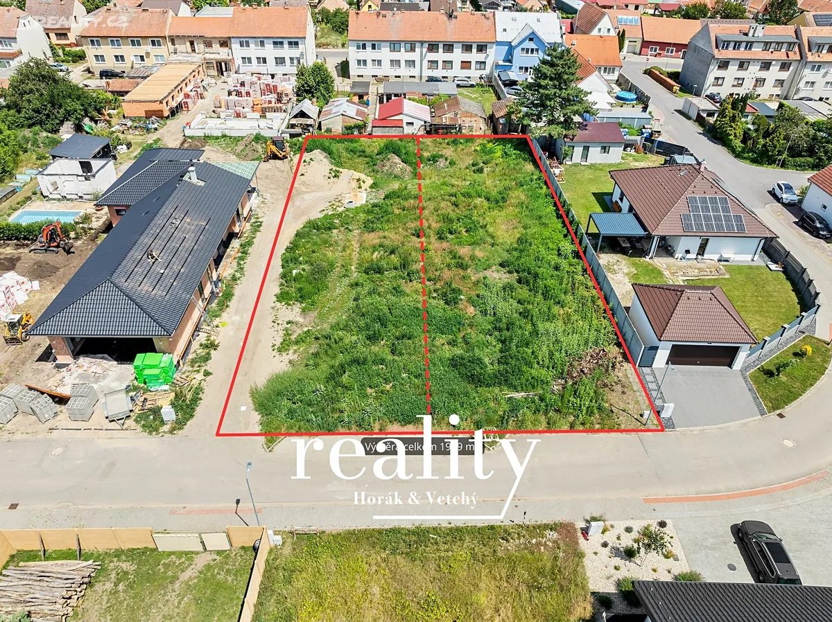 Prodej stavebního pozemku 994 m² – pohled 3