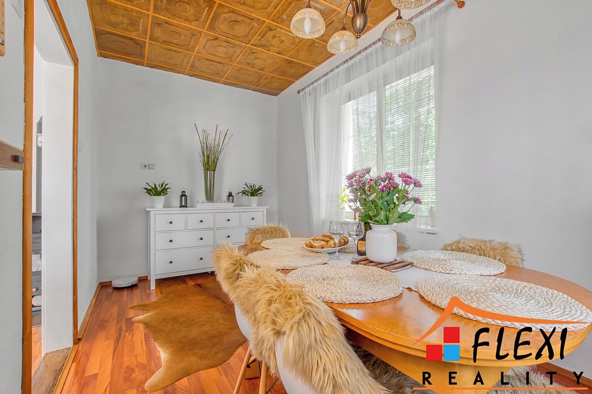 Prodej vily 241 m², pozemek 3528 m² – fotografie 2