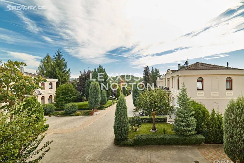 Pronájem vily 270 m², pozemek 429 m², Praha