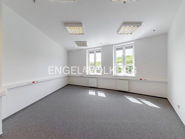 Pronájem komerčního prostoru, 34 m² (4 z 12)