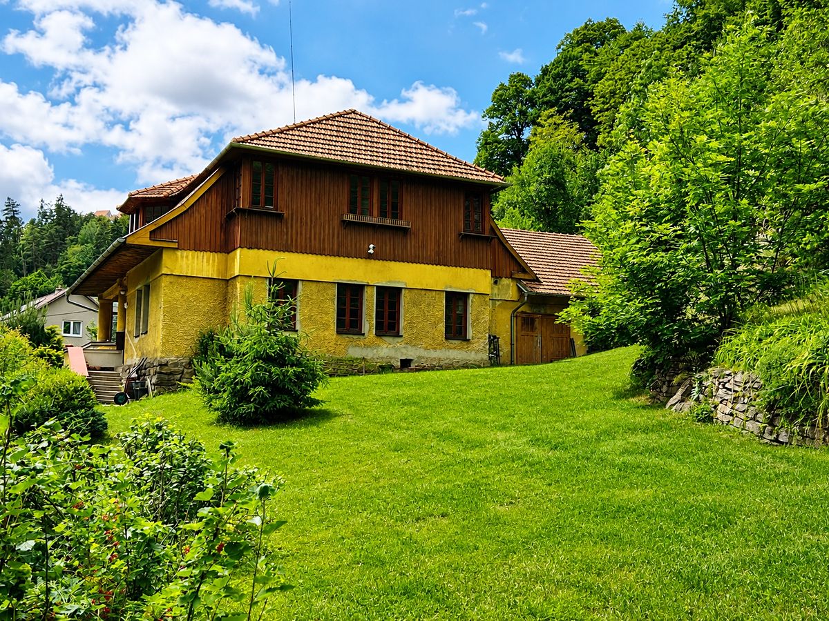 Prodej vily 200 m², pozemek 1168 m², Nedvědice – fotka 1 z 3