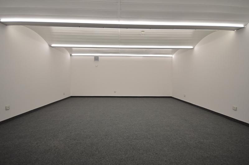Pronájem kanceláře 32 m² – fotografie 3