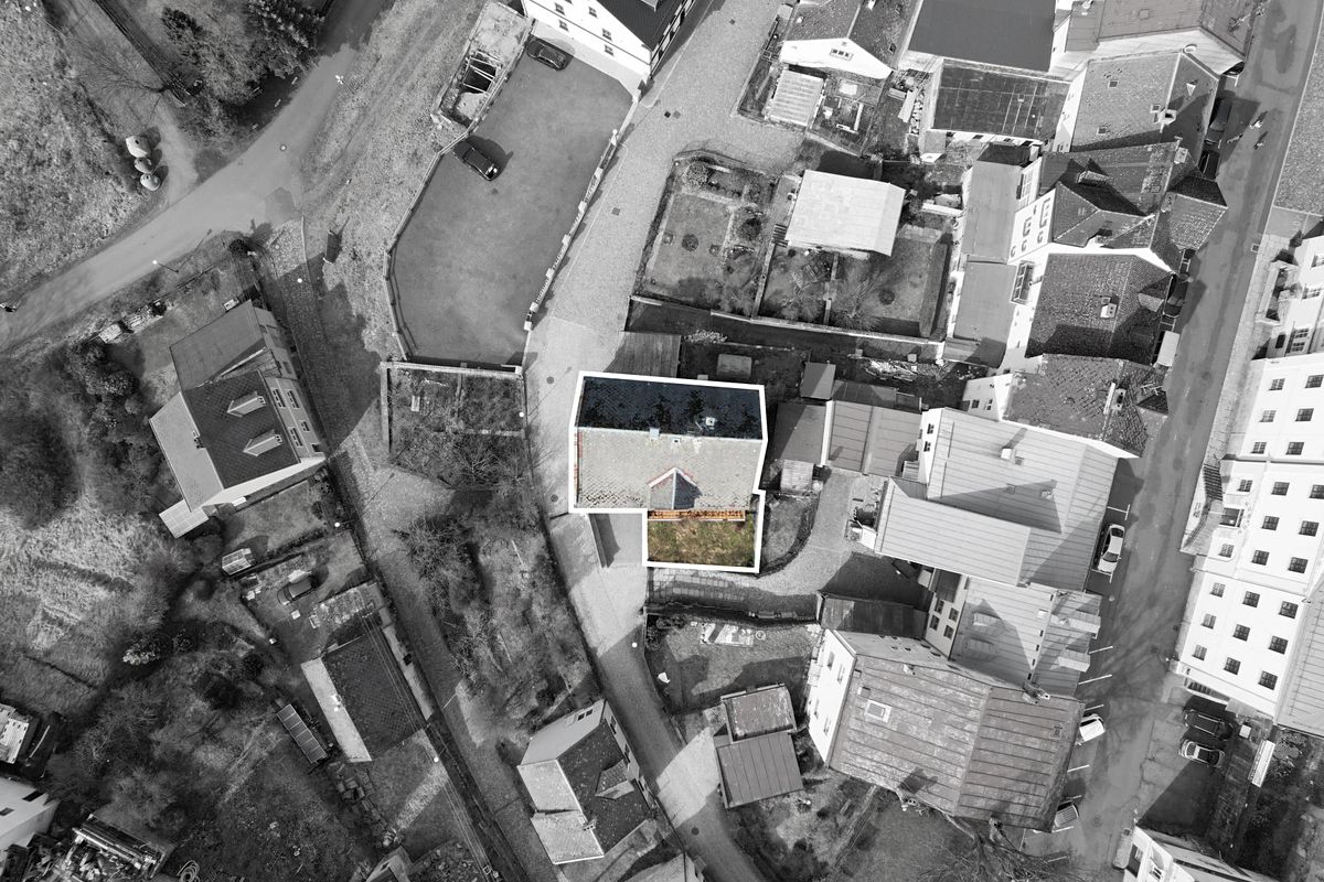 Prodej rodinného domu 285 m², pozemek 333 m² – fotografie 2