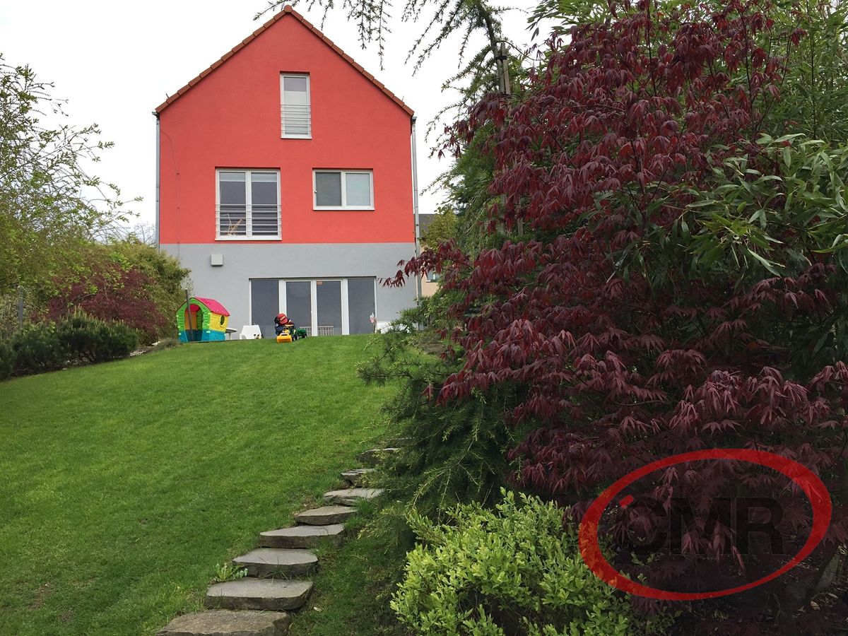 Pronájem rodinného domu 200 m², pozemek 534 m²