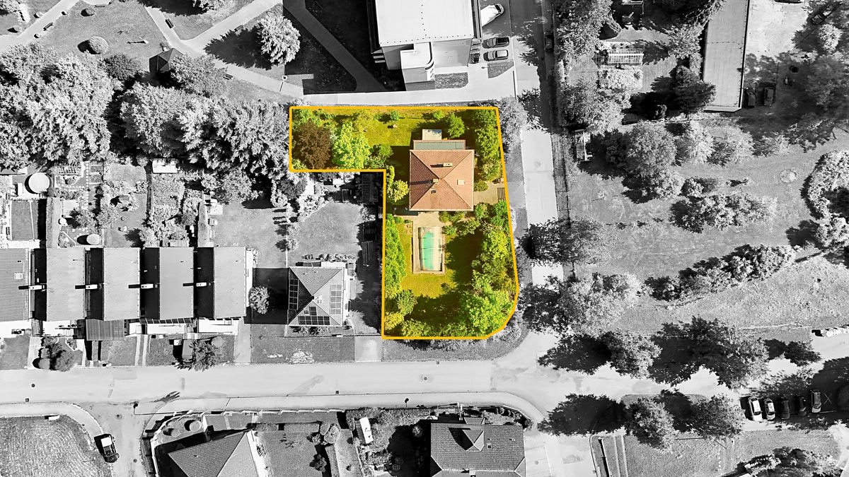 Prodej vícegeneračního domu 191 m², pozemek 1168 m² – fotografie 2