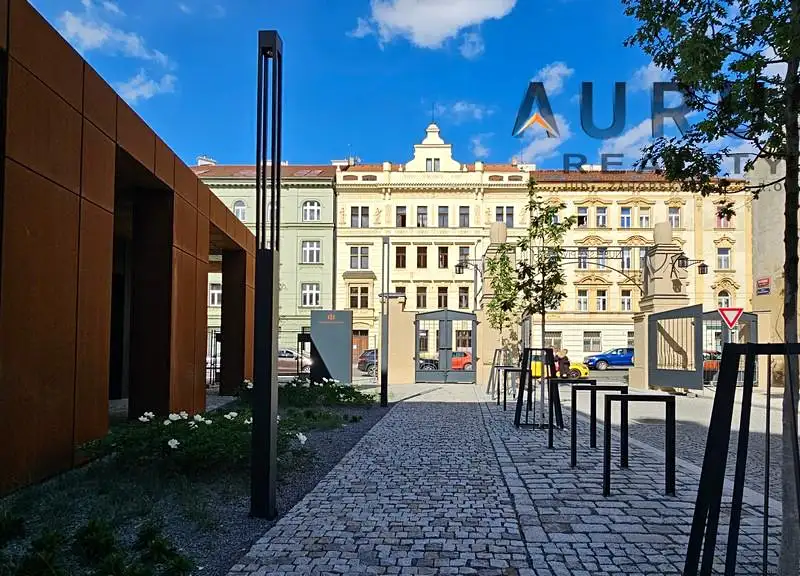 Pronájem garážového stání 15 m², Praha – náhled fotky 2