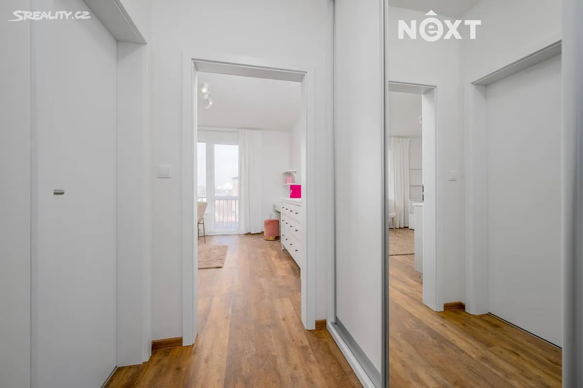 Pronájem bytu 1+kk 32 m² – pohled 4