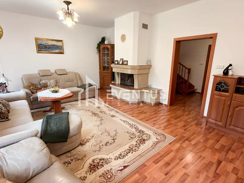 Prodej rodinného domu 300 m², pozemek 803 m², Praha – náhled fotky 3
