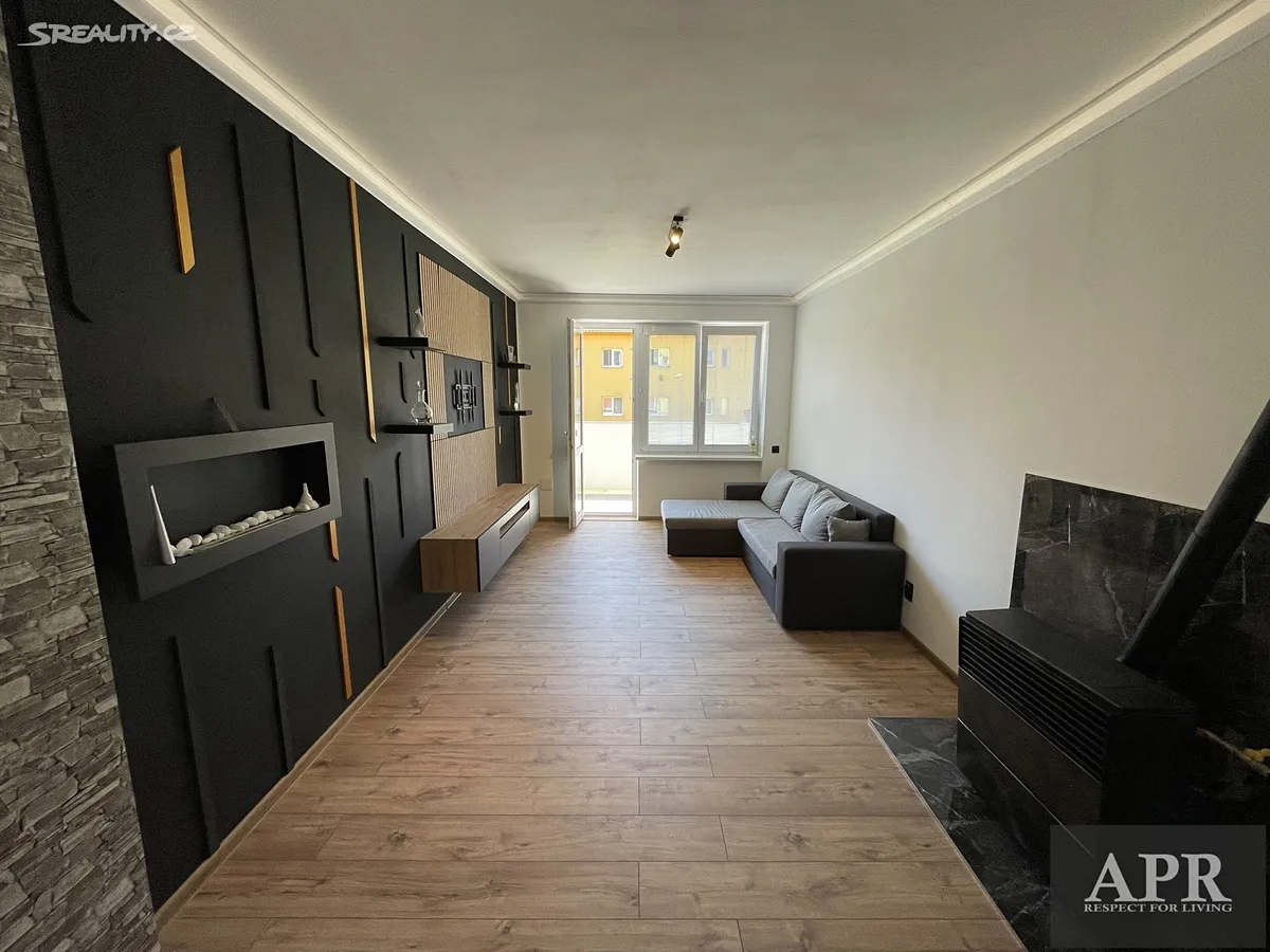 Pronájem bytu 2+1 53 m², Uherský Brod
