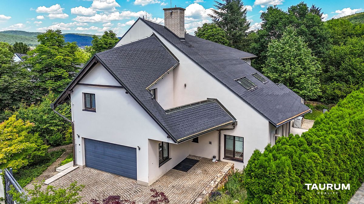 Prodej rodinného domu 408 m², pozemek 904 m² – fotografie 3