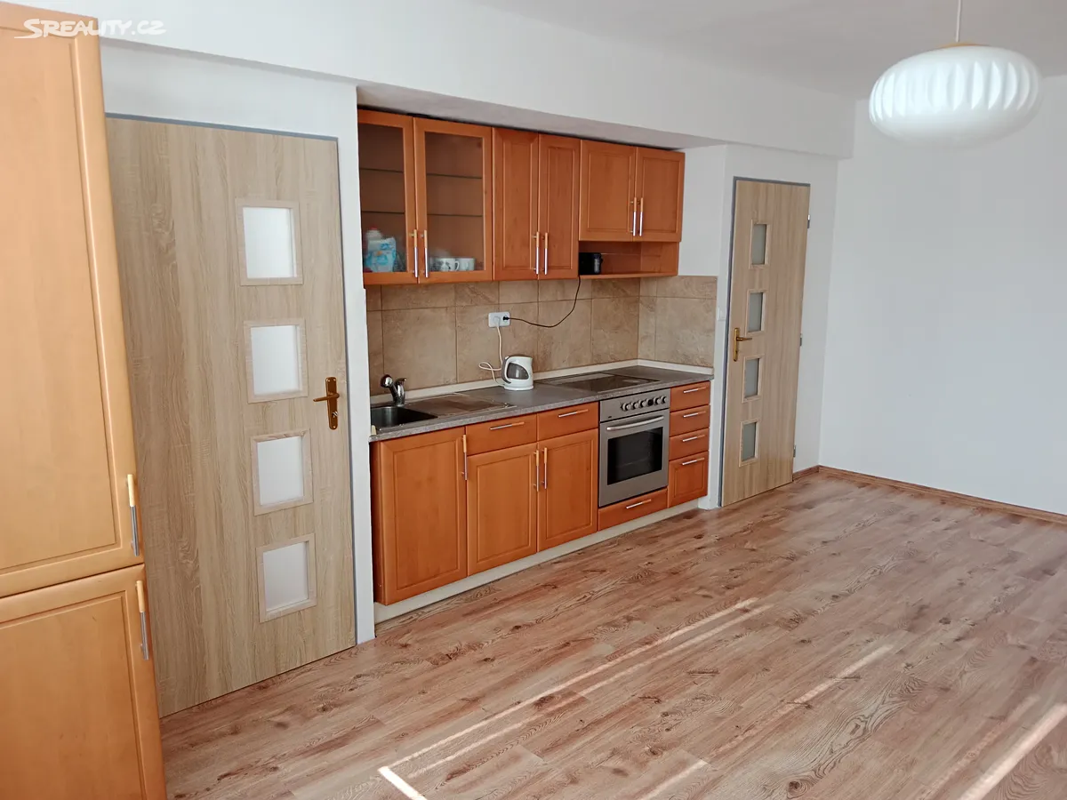 Pronájem bytu 2+kk 43 m² – pohled 3