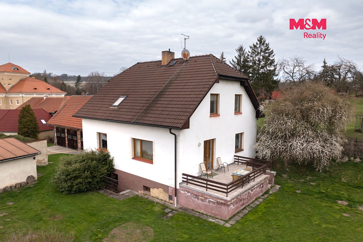Prodej rodinného domu 170 m², pozemek 1827 m² – fotografie 3