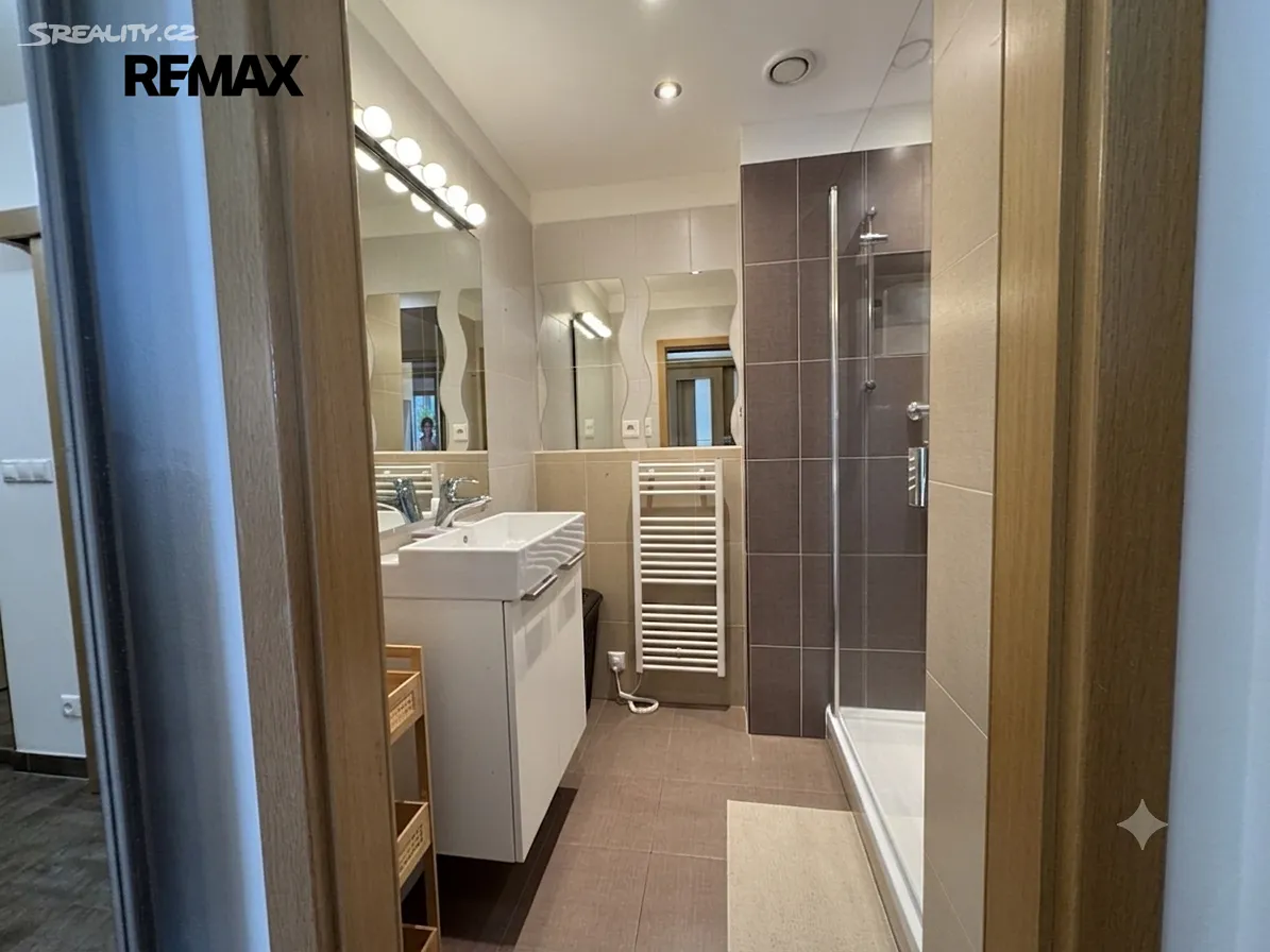Pronájem bytu 2+kk 55 m² – pohled 5