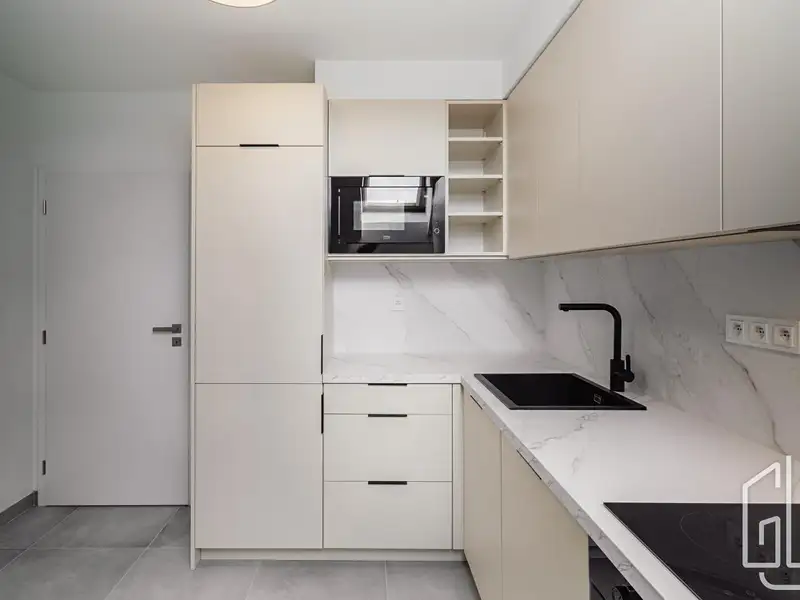 Prodej bytu 3+1 84 m², Praha – náhled fotky 3
