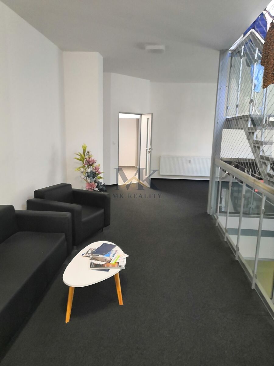 Pronájem kanceláře 70 m² – fotografie 2