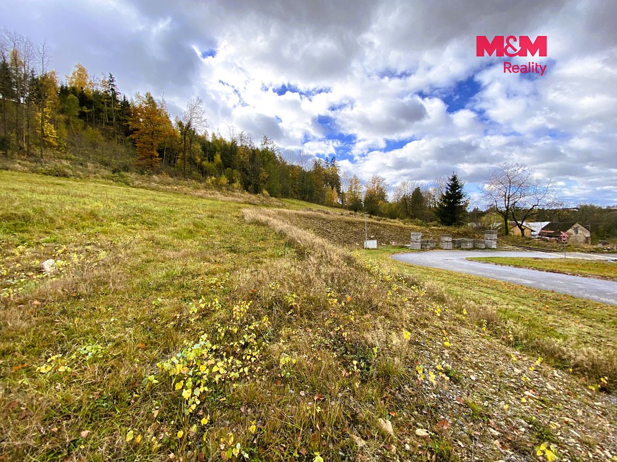 Prodej stavebního pozemku 2385 m² – fotografie 2