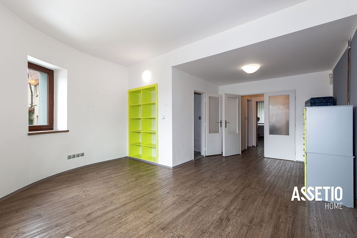 Pronájem obchodního prostoru 61 m² – fotografie 4