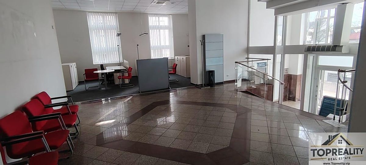 Pronájem obchodního prostoru 177 m²