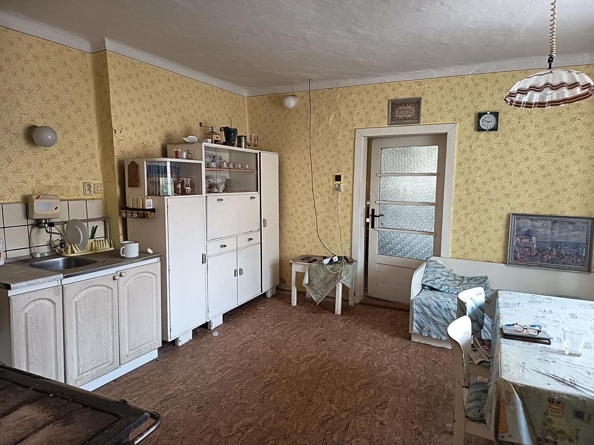 Prodej rodinného domu 200 m², pozemek 1100 m² – fotografie 4