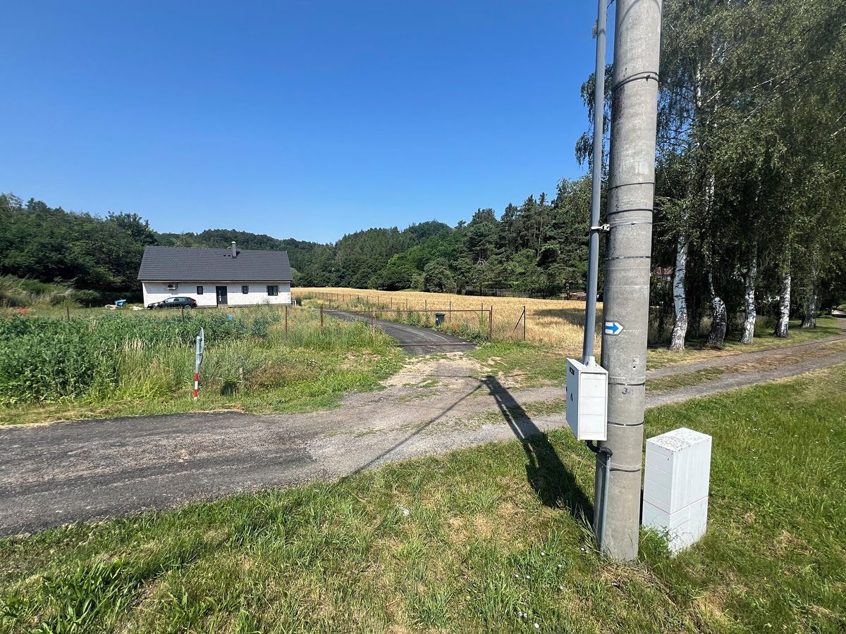 Prodej stavebního pozemku 1750 m², Medonosy – fotka 1 z 3