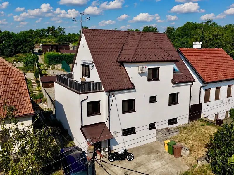 Prodej rodinného domu 281 m², pozemek 1165 m², Bulhary – náhled fotky 2