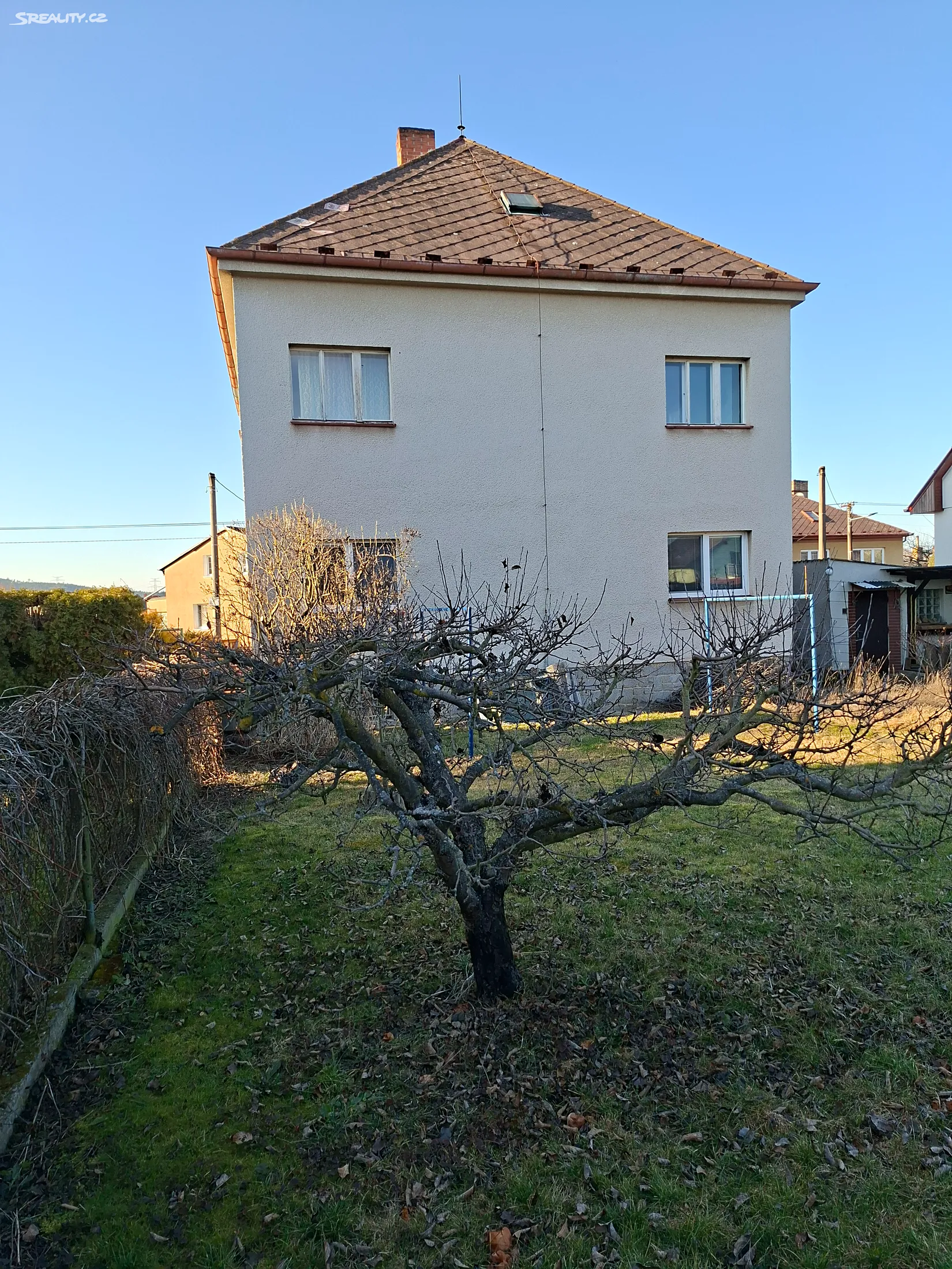 Prodej podílu 1/2 rodinného domu 117 m², pozemek