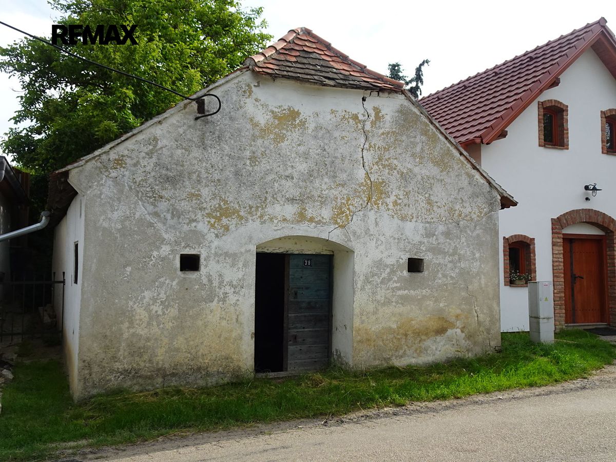 Prodej vinného sklepa 45 m², Vrbovec – fotka 1 z 3
