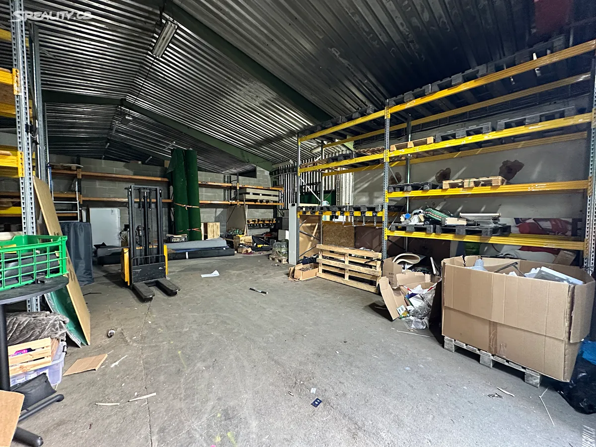 Pronájem skladového prostoru 721 m²