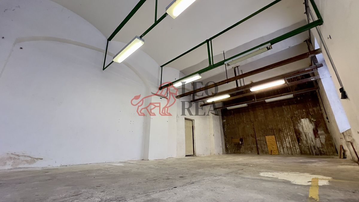 Pronájem garáže 69 m² – fotografie 3