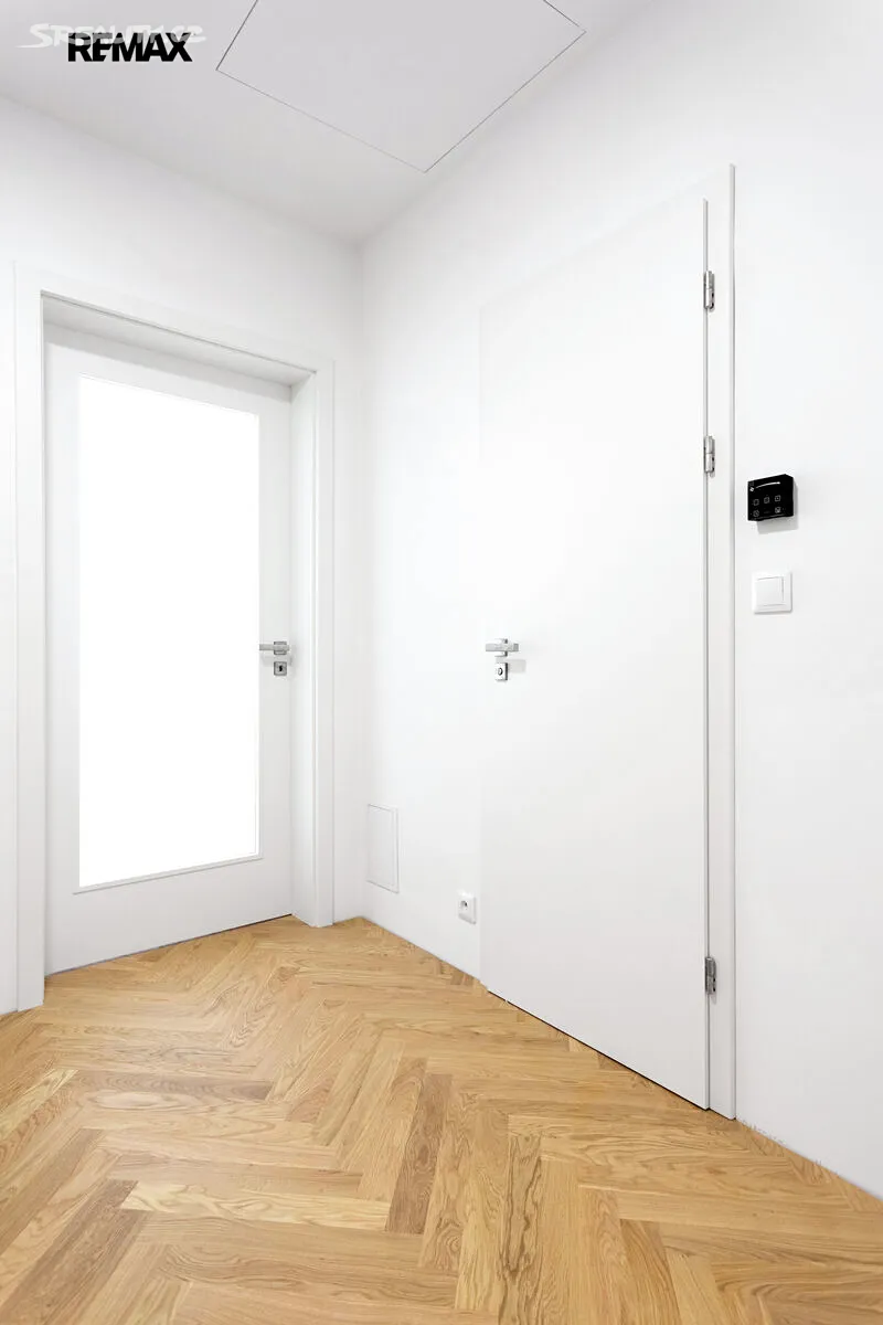 Pronájem bytu 1+kk 44 m² – pohled 4