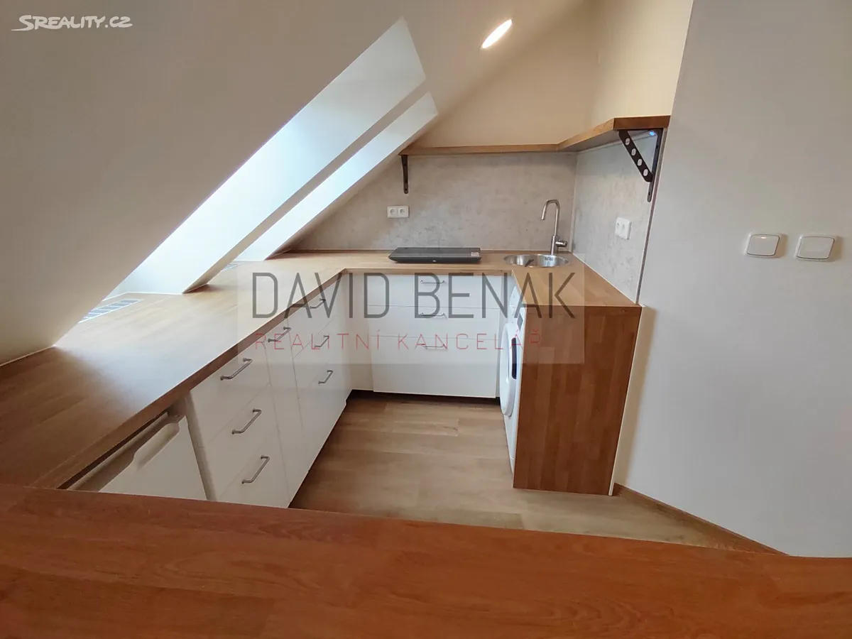 Pronájem bytu 1+kk 32 m² – pohled 5