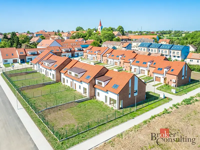 Prodej rodinného domu 170 m², pozemek 338 m², Ořech – náhled fotky 1