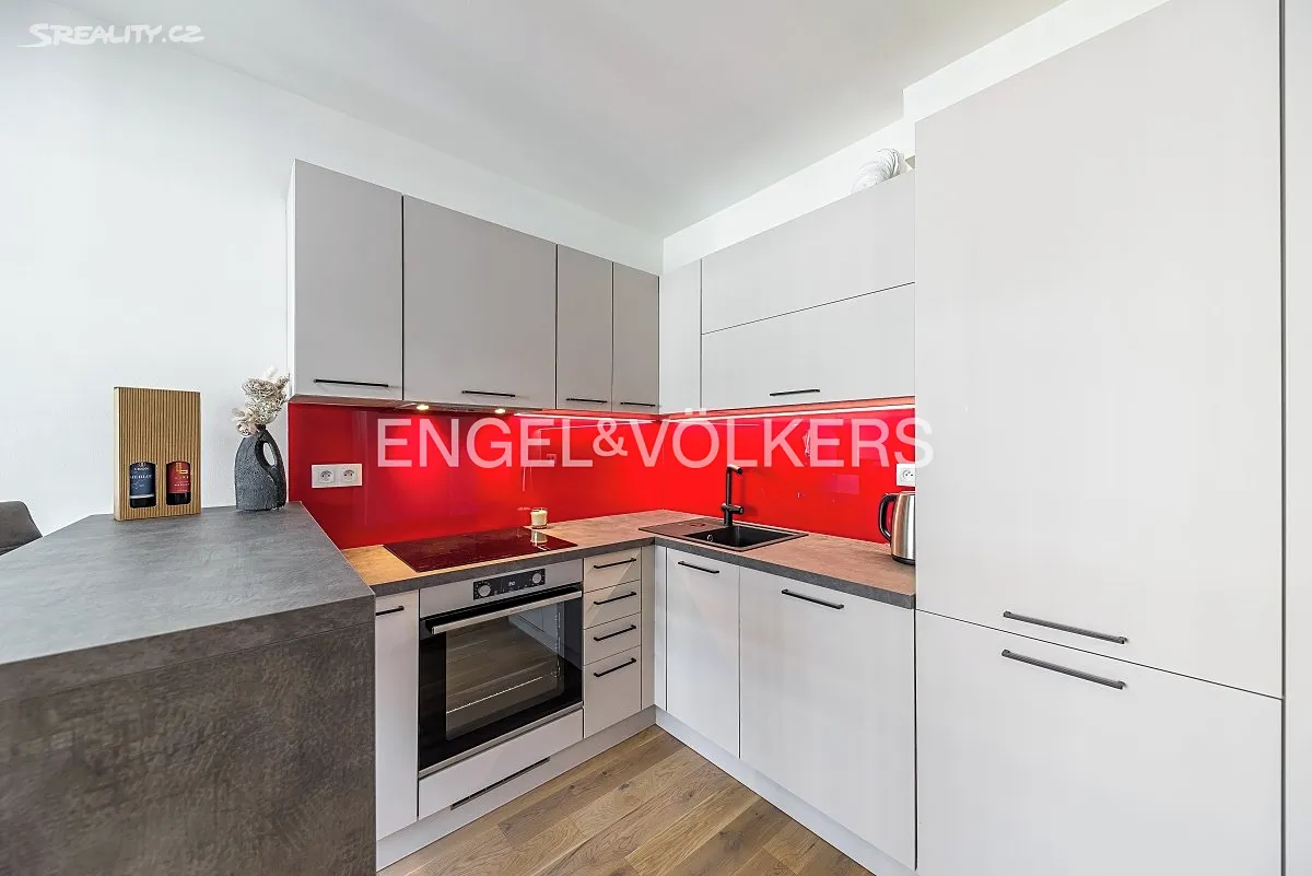Pronájem bytu 2+kk 45 m², Praha