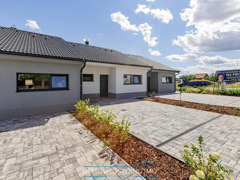 Prodej rodinného domu 82 m², pozemek 385 m², Znojmo – náhled fotky 1